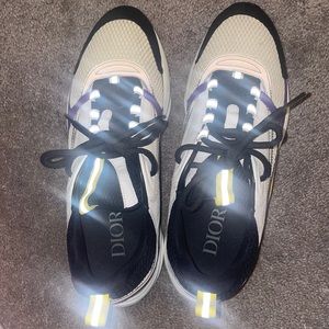 Dior Sneaker B22